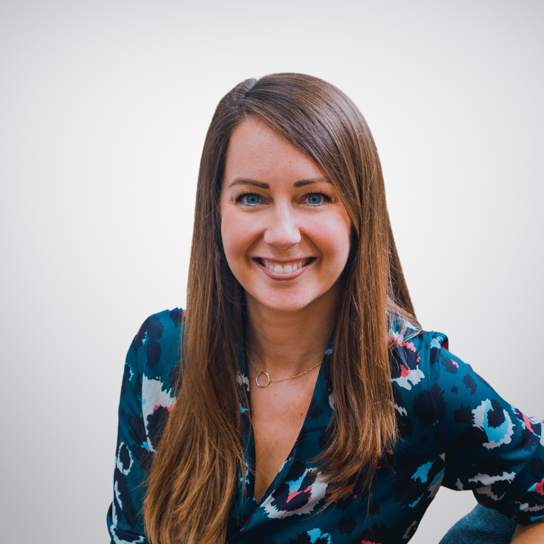 Plain headshot image – Rebecca Moore